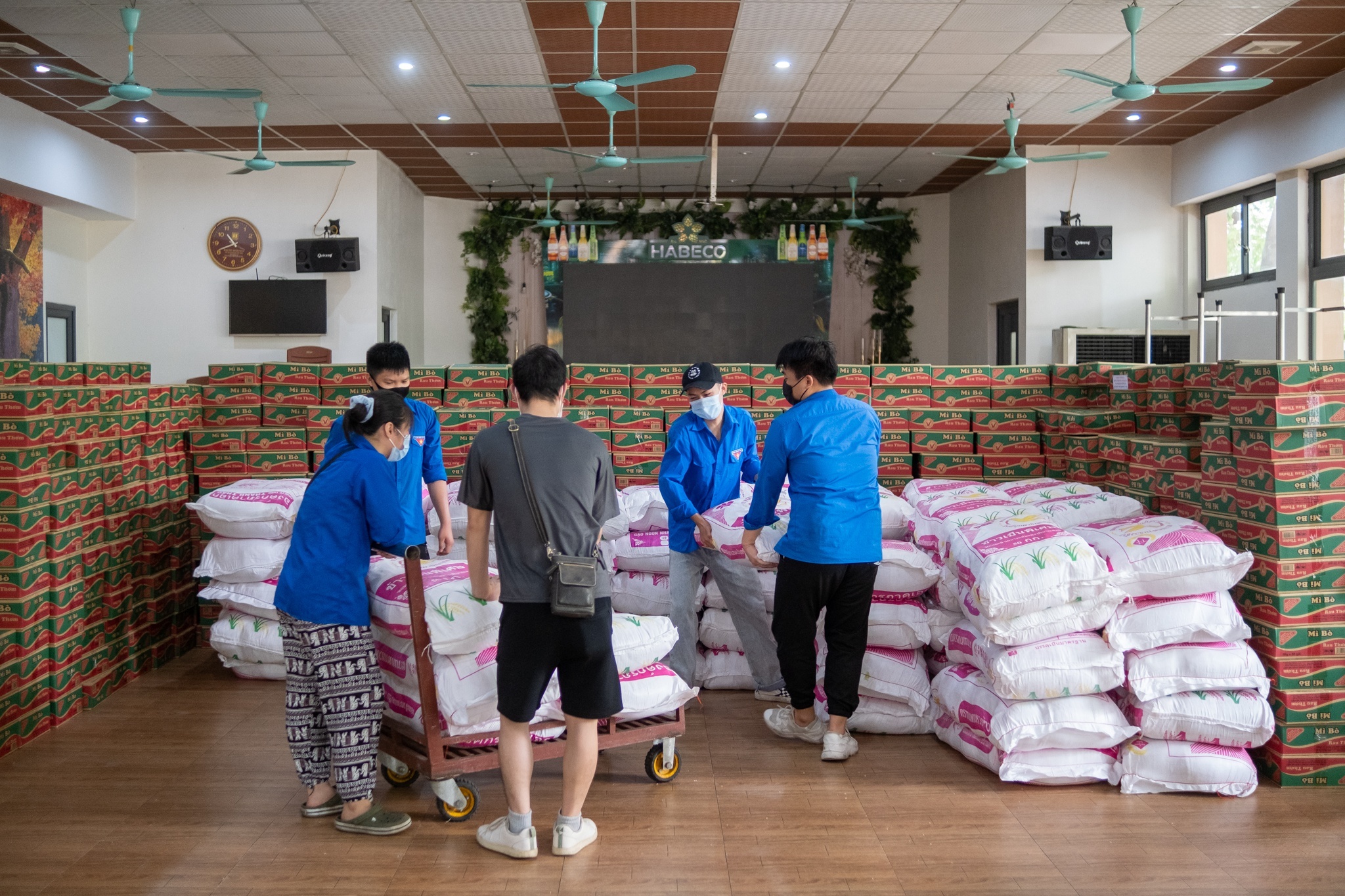 Thu noi dia tham don dich Covid-19 anh 1