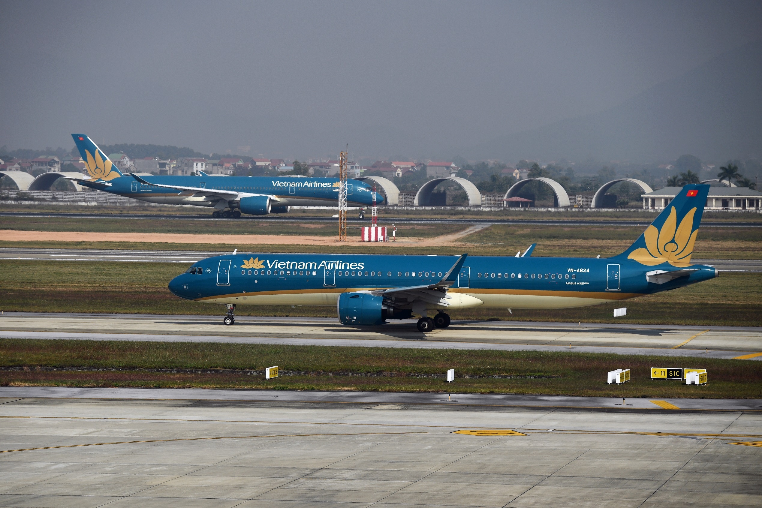 Vietcombank se mua them 8, 35 trieu co phieu Vietnam Airlines anh 2