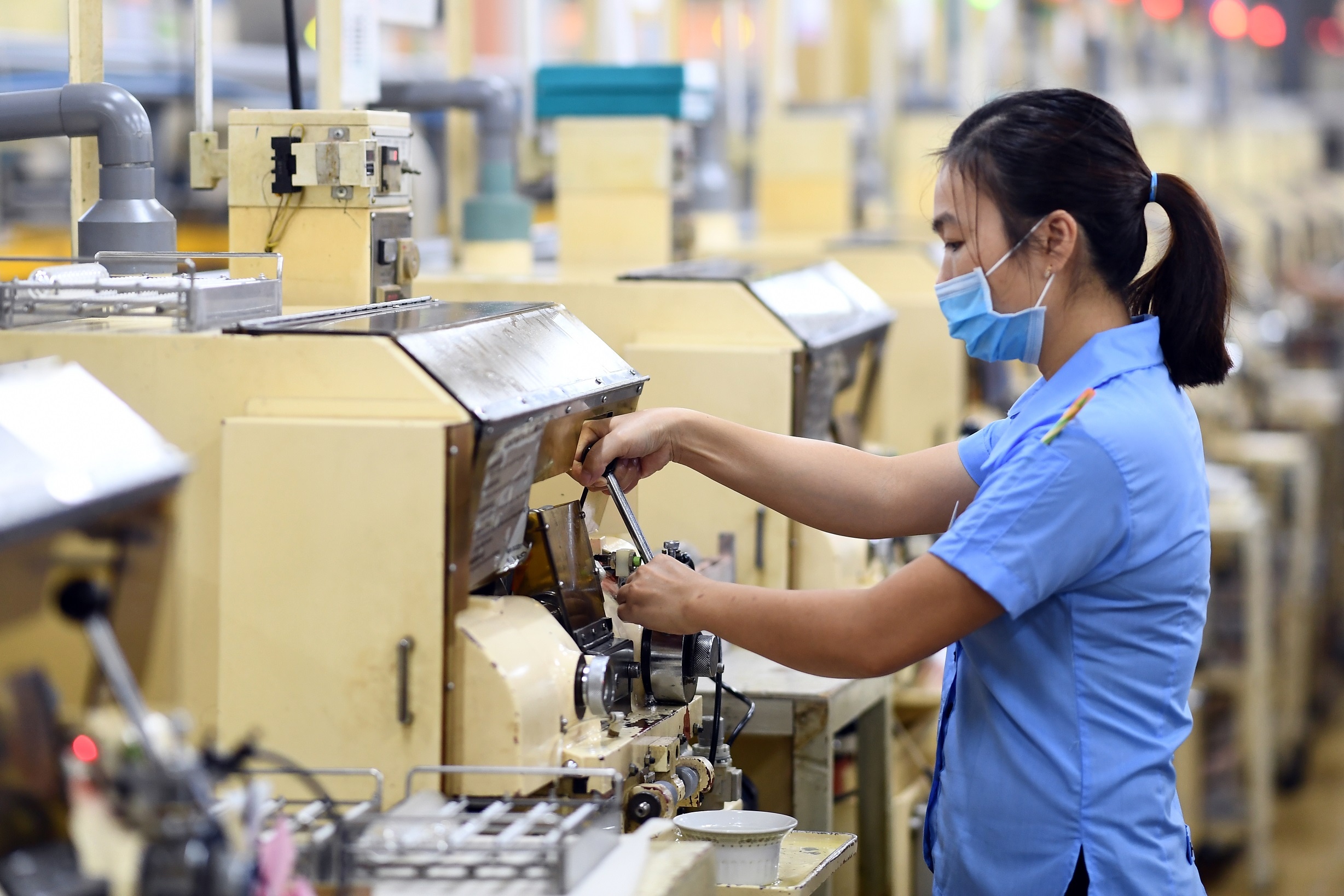 Giai ngan 382 ty dong cho vay 0% lai suat tra luong nguoi lao dong anh 1