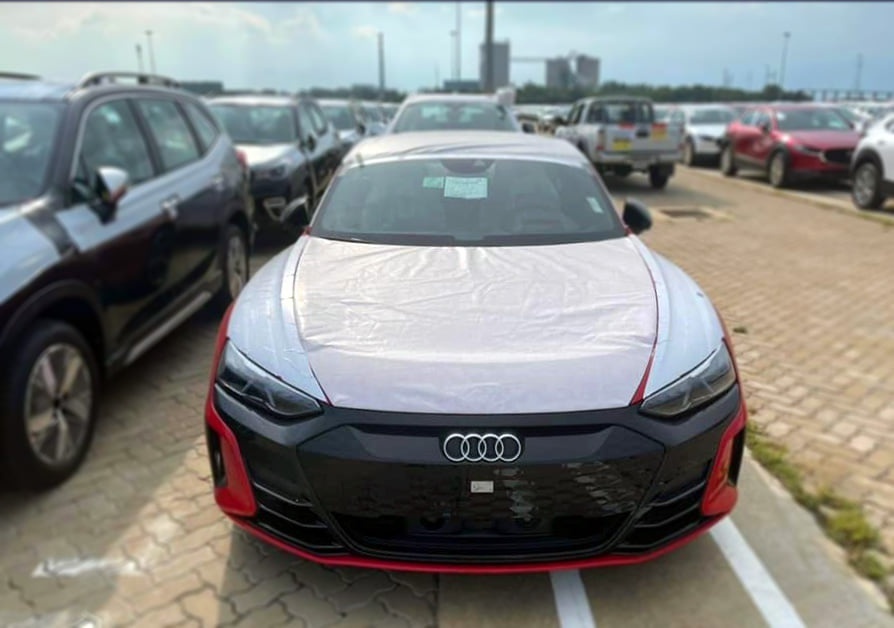 De xuat mien le phi truoc ba voi oto dien trong 3 nam dau anh 1