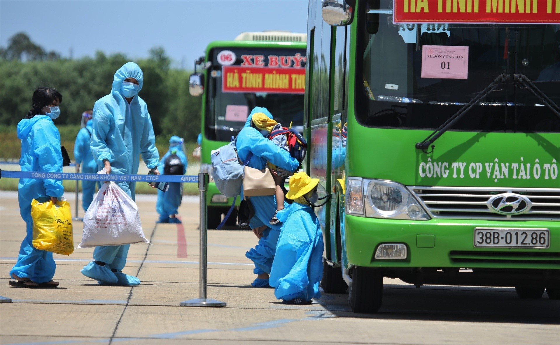 HSBC: Thieu hut lao dong tram trong do cong nhan bo ve que hinh anh