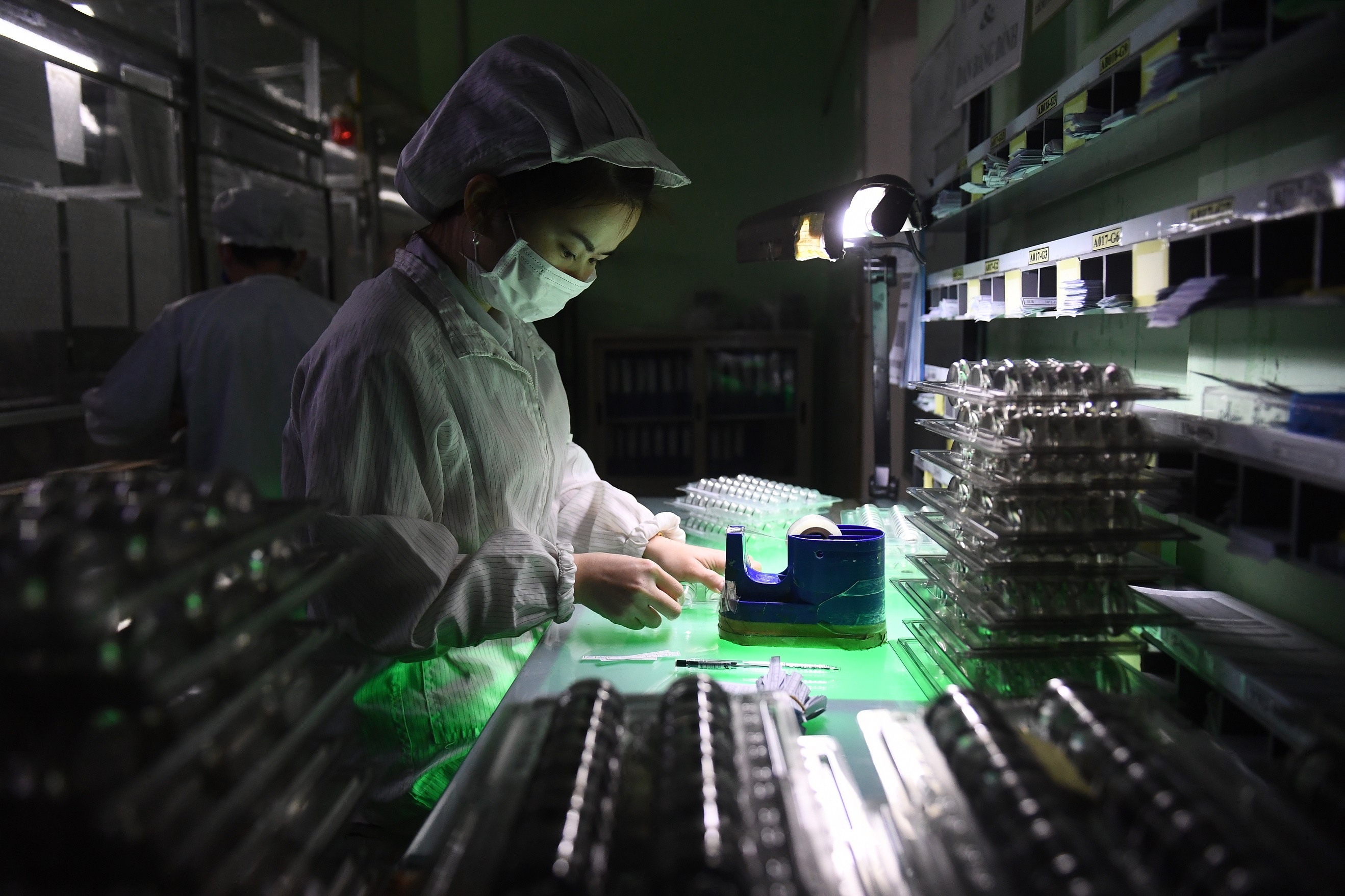 Nguoi o thanh thi muon nghi huu som hon nong thon hinh anh