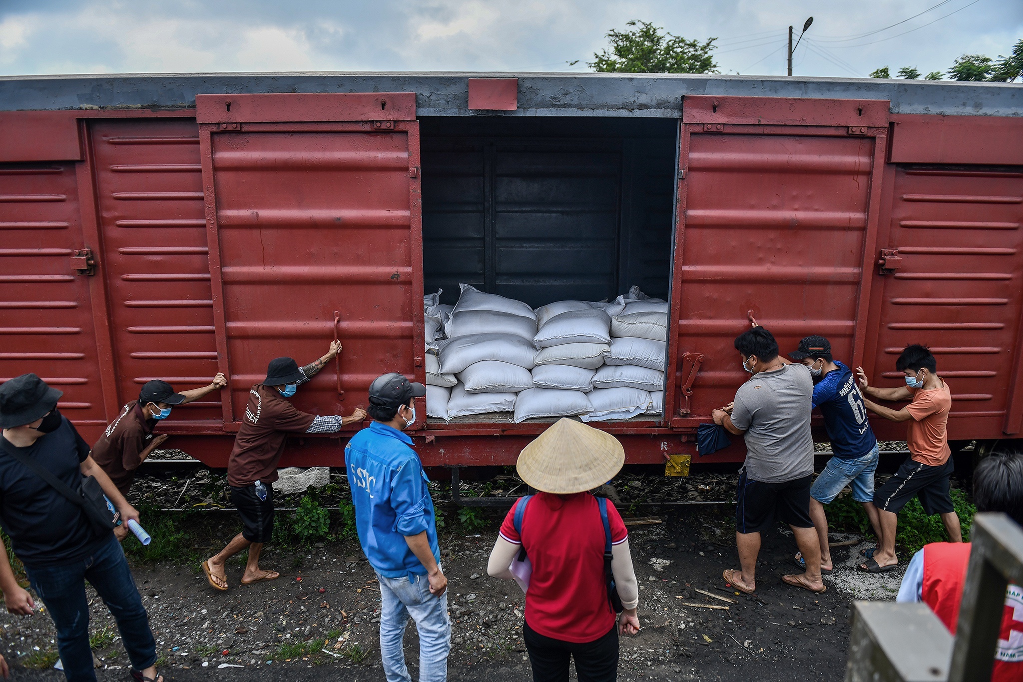 Xuat cap gao du tru quoc gia cao ky luc hinh anh