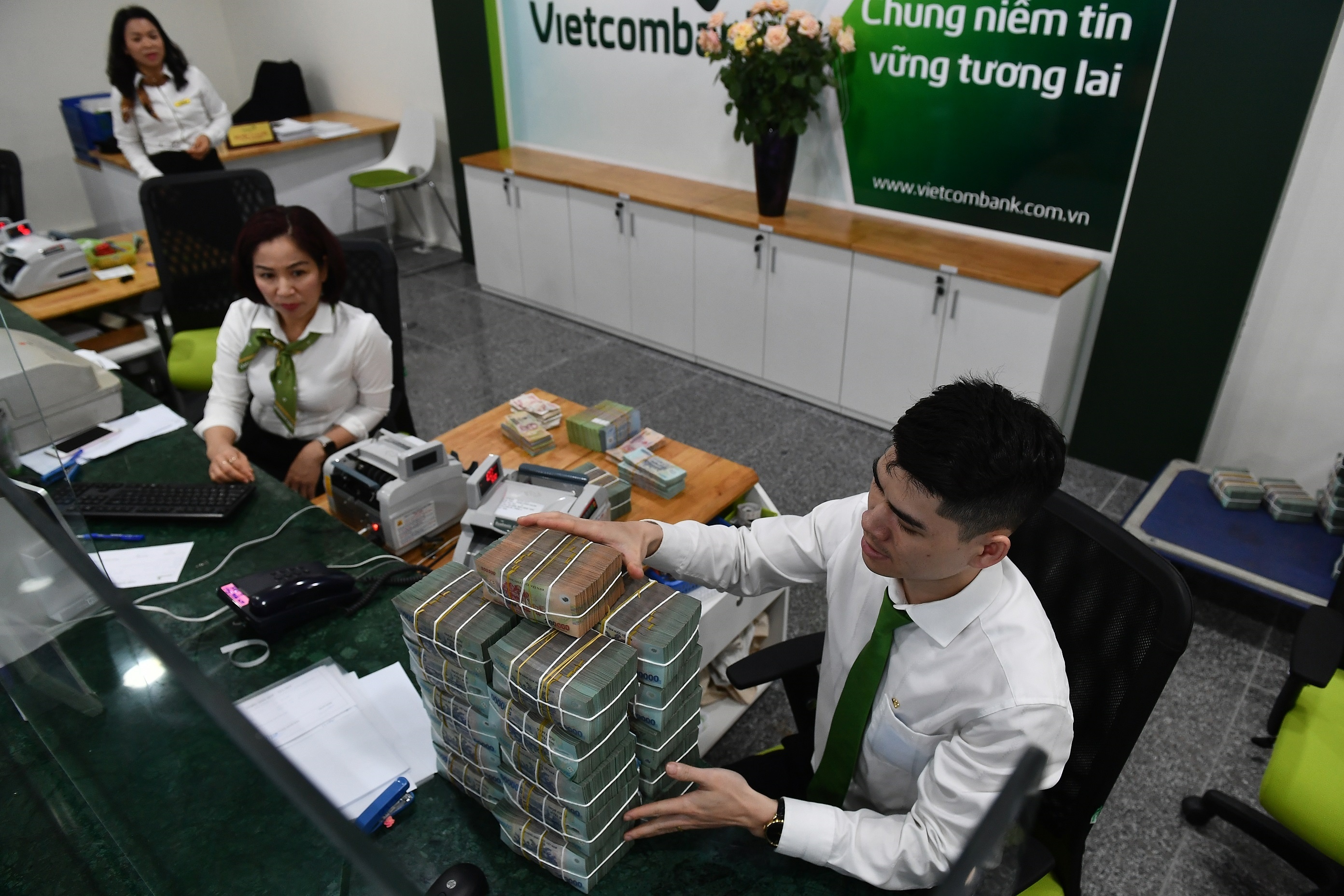 Vietcombank lai gan 17.400 ty dong hinh anh