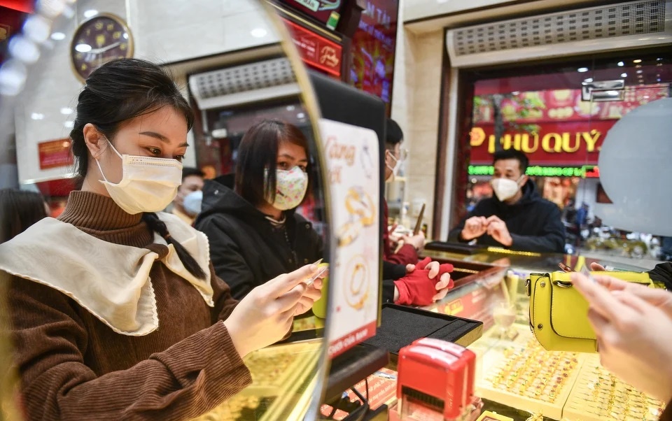 Lo tien trieu khi mua vang truoc ngay Than Tai hinh anh