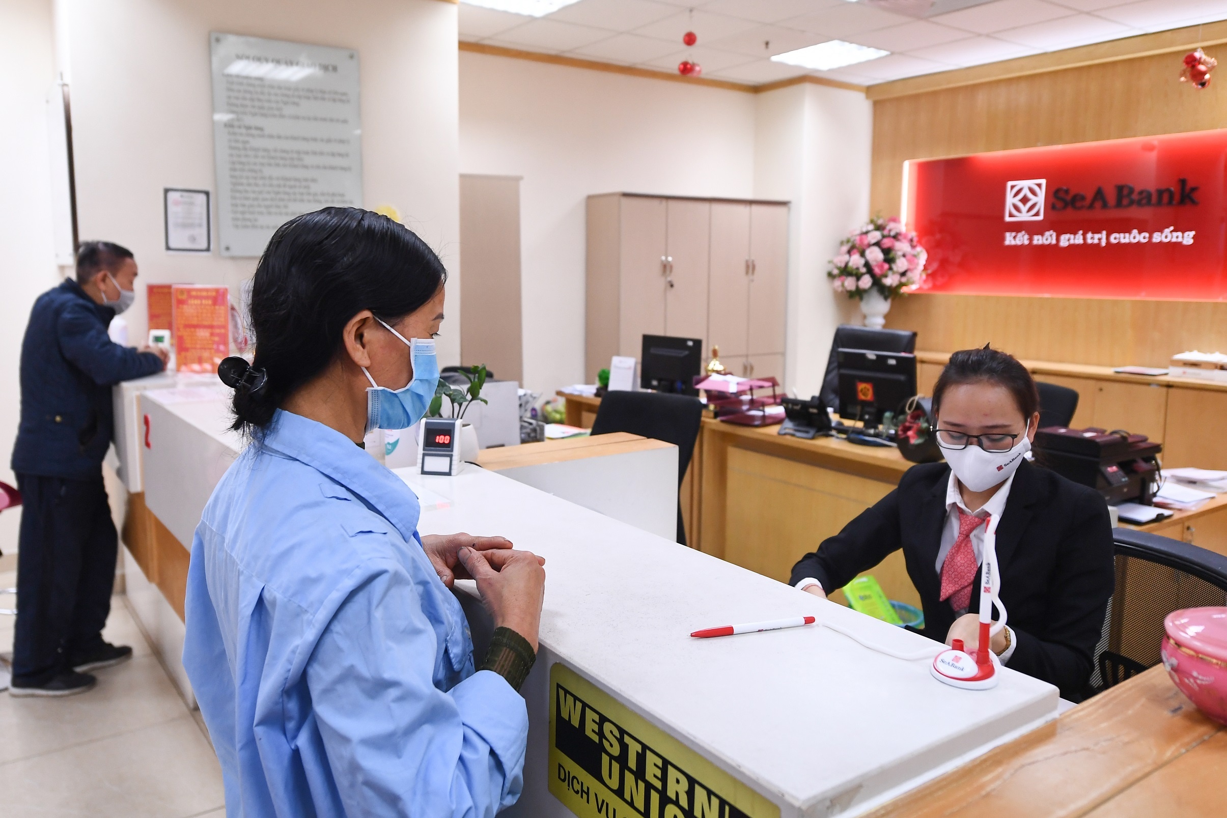 Thu tuong yeu cau nganh ngan hang giam them lai suat cho vay hinh anh