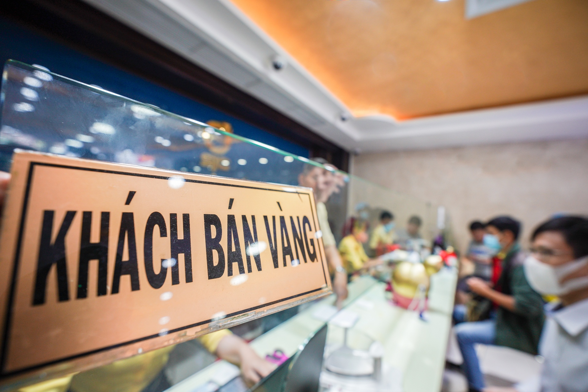 De xuat danh thue mua ban vang tren san hinh anh