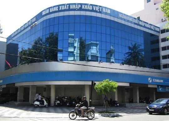 Them hai thanh vien HDQT Eximbank xin tu nhiem hinh anh