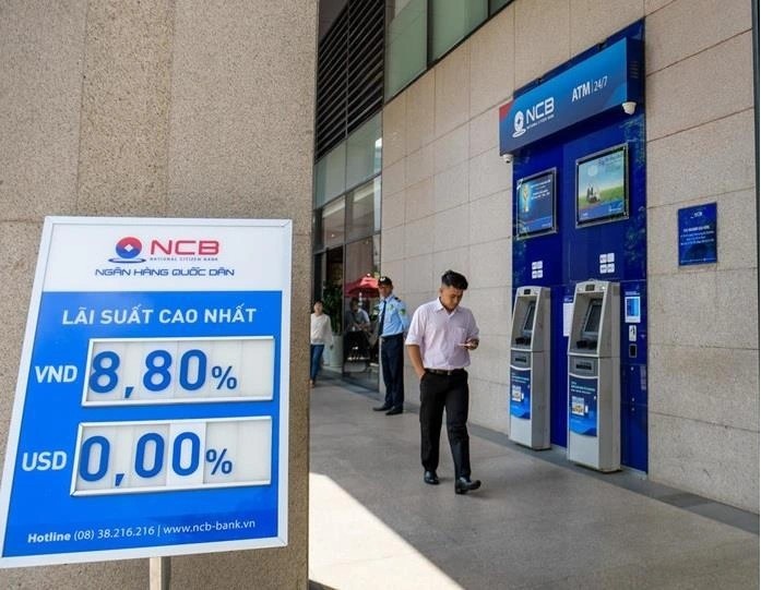 Gui tien vao ngan hang nao lai nhat hien nay? hinh anh