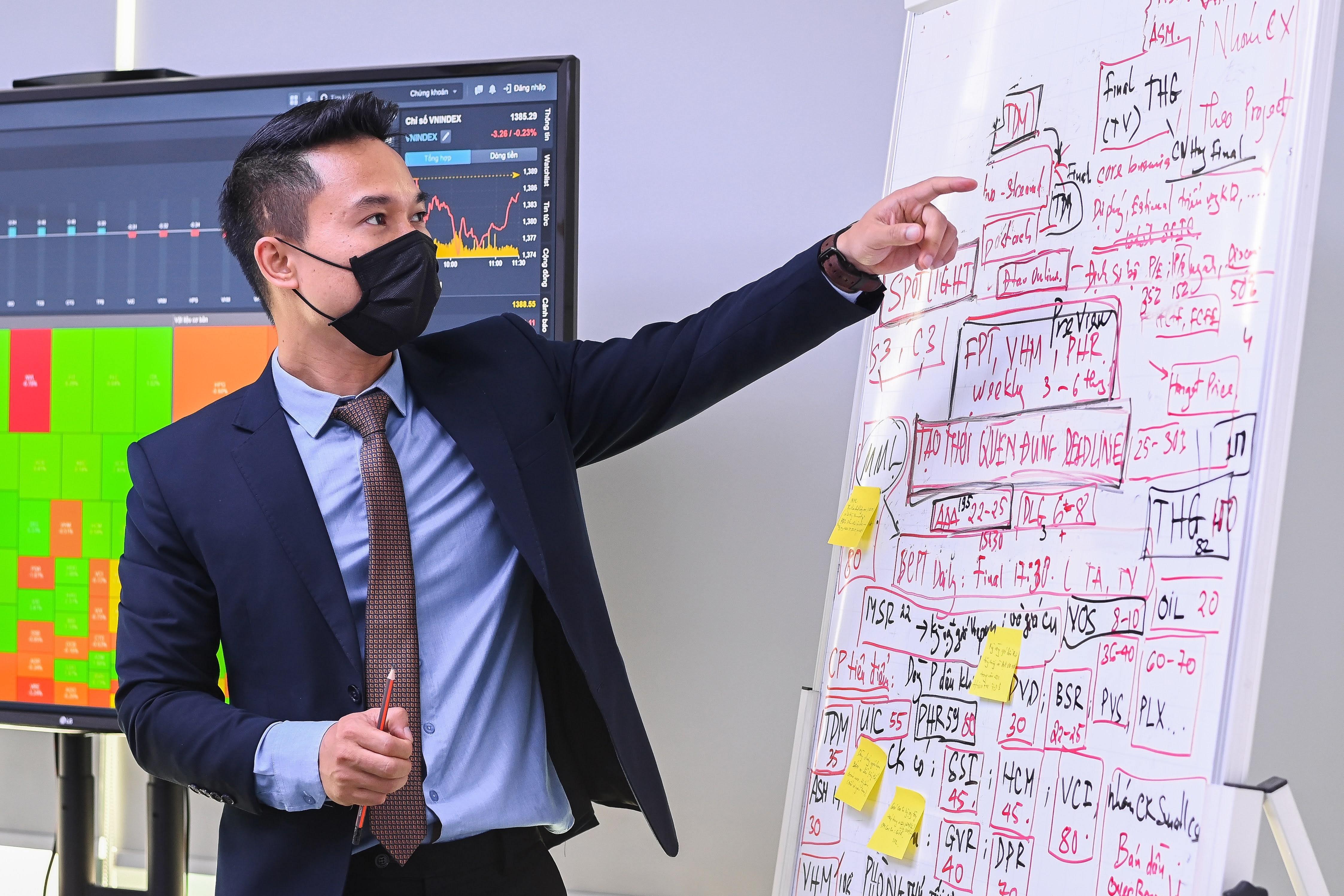 Den thoi co phieu bi lam gia boi tin gia,  tin don anh 1