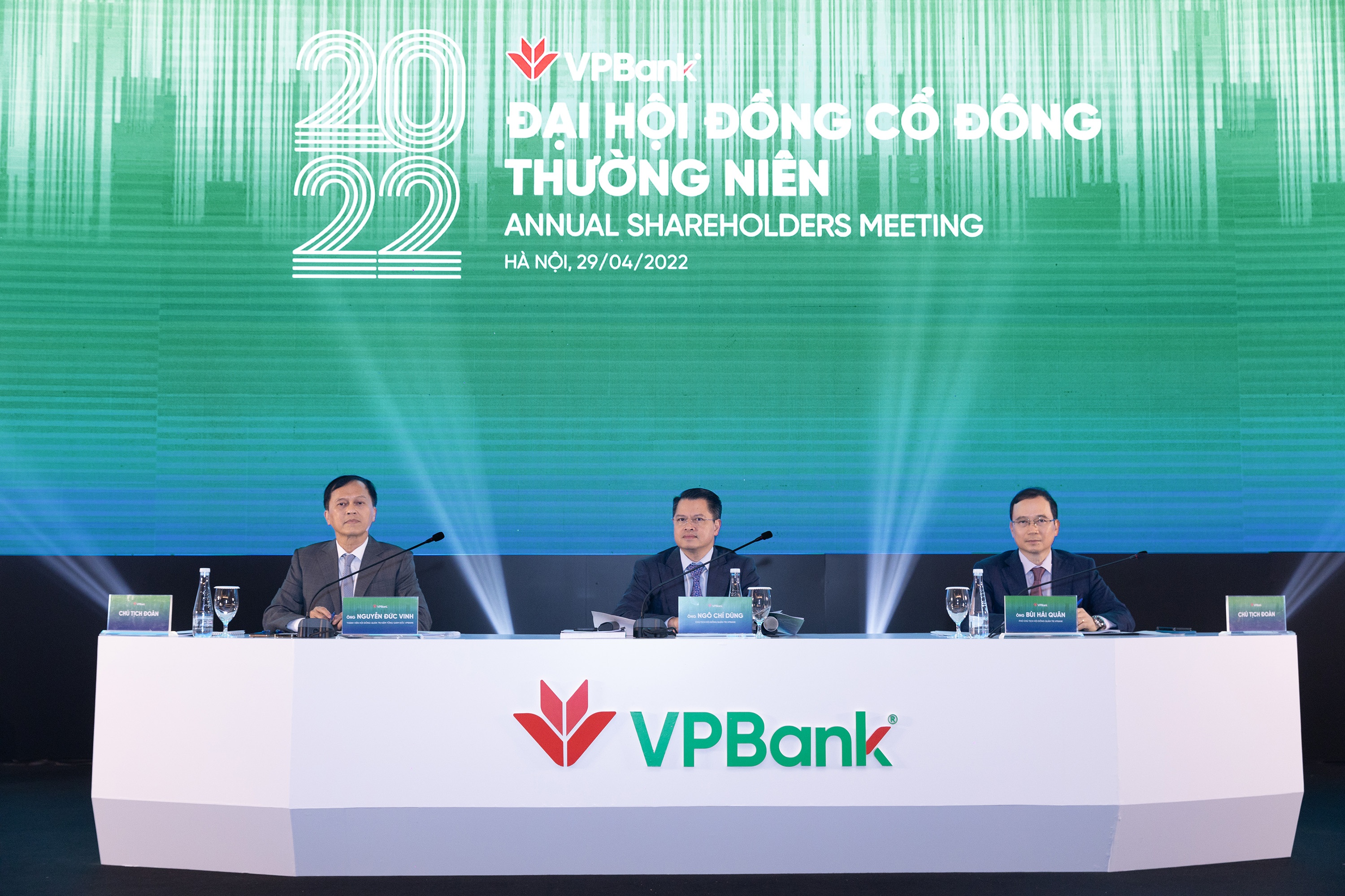 Dai hoi dong co dong thuong nien 2022 VPBank anh 1