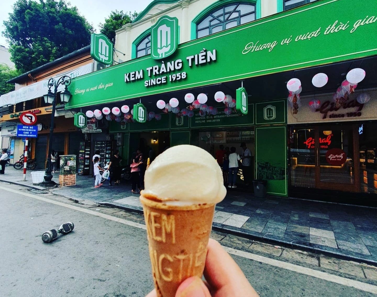 Chu hang kem Trang Tien lo them 33 ty dong hinh anh