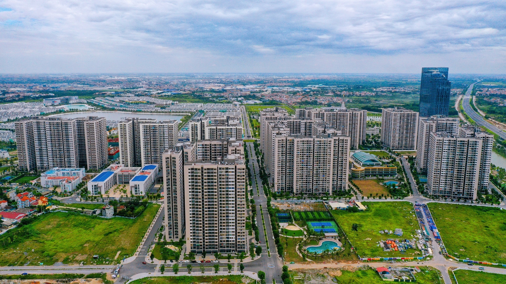 Siet tin dung bat dong san anh 2