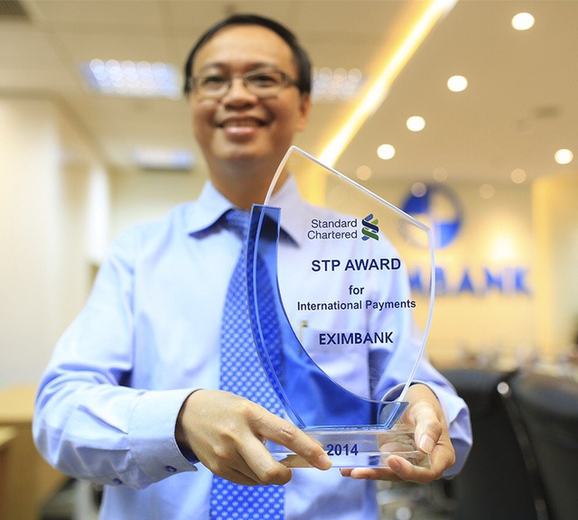 Eximbank doi nguoi cong bo thong tin anh 1