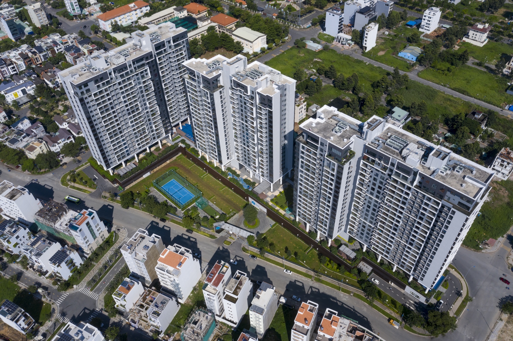 Doanh nghiep dia oc truoc ap luc 110.000 ty dong trai phieu dao han hinh anh