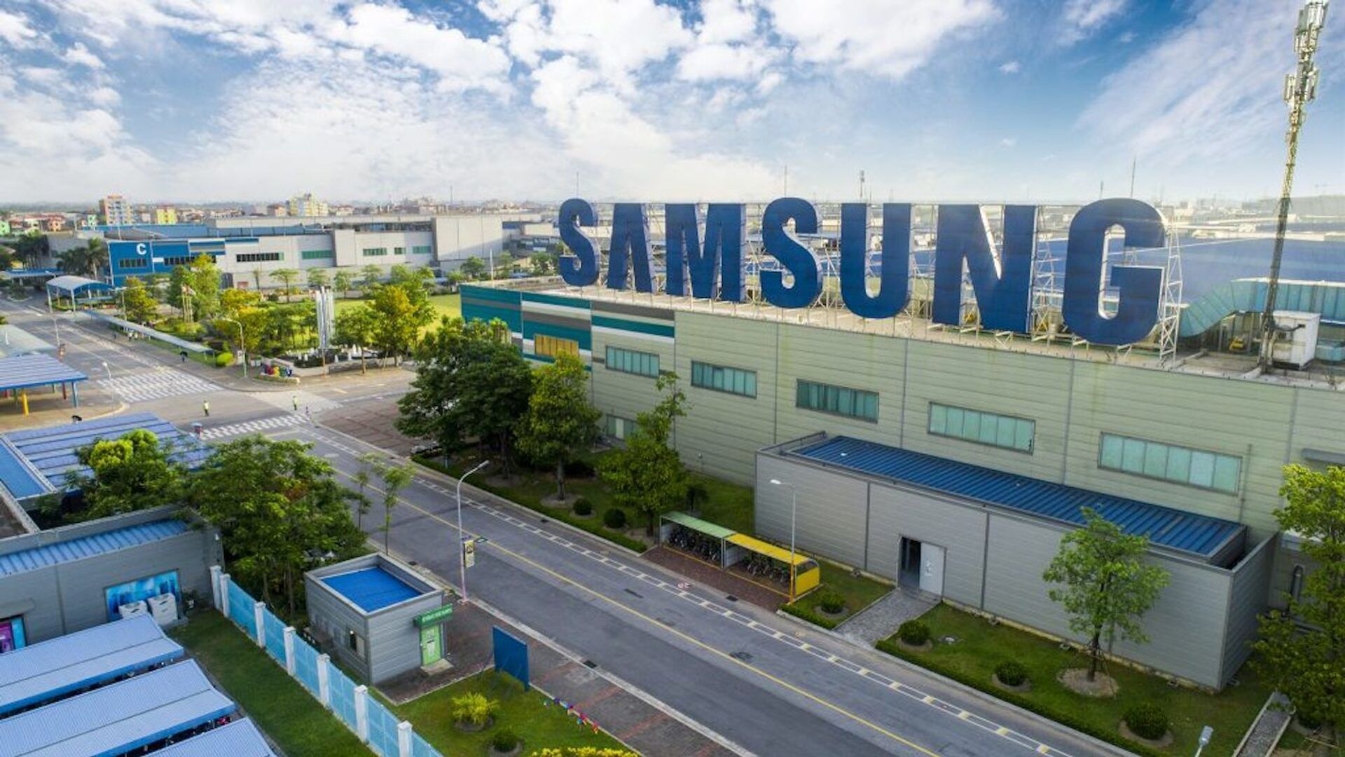 4 nha may Samsung Viet Nam giam loi nhuan hinh anh