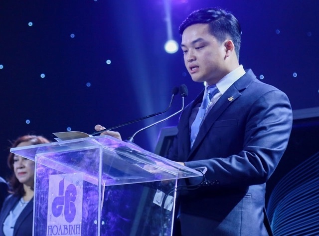 Con trai ong Le Viet Hai lam pho chu tich Xay dung Hoa Binh hinh anh