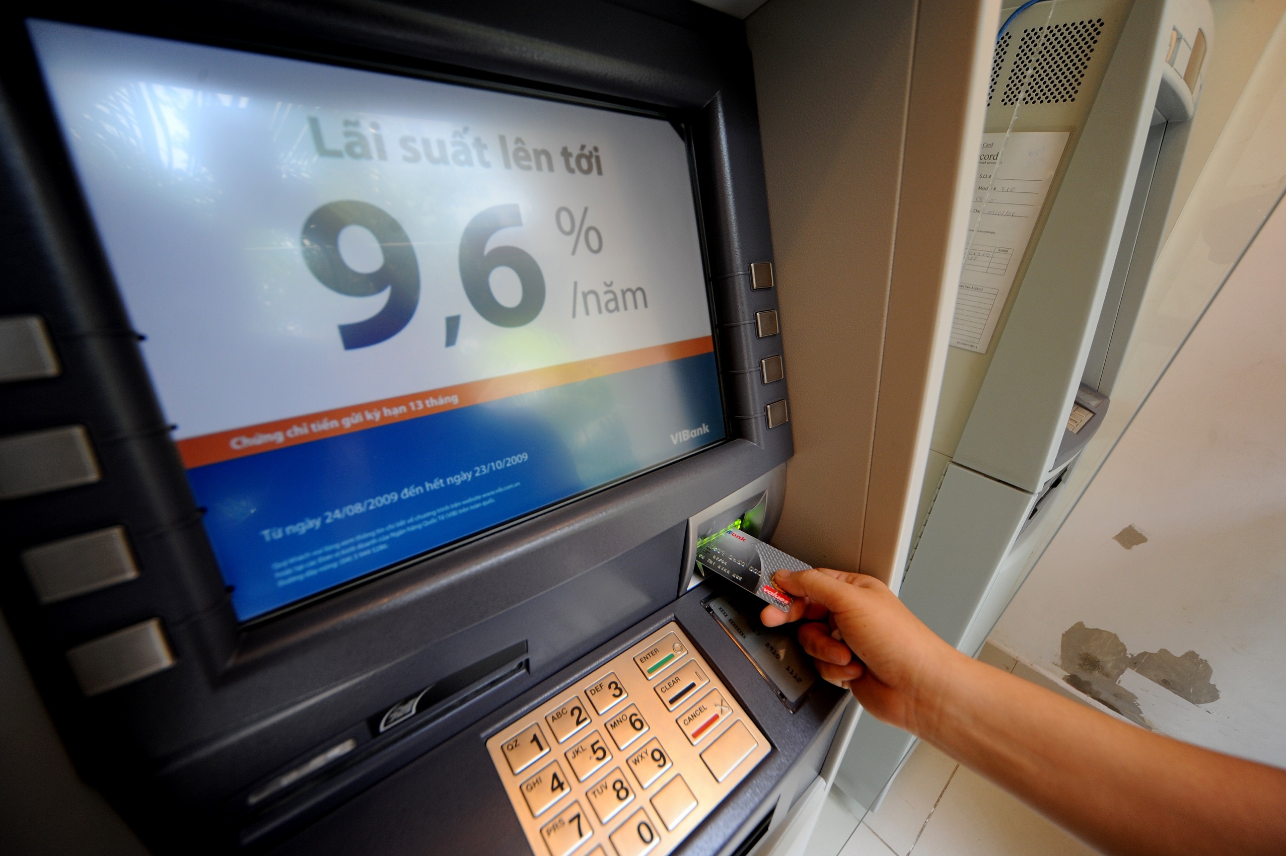 Nhung ngan hang con tra lai suat tiet kiem tren 9%/nam hinh anh