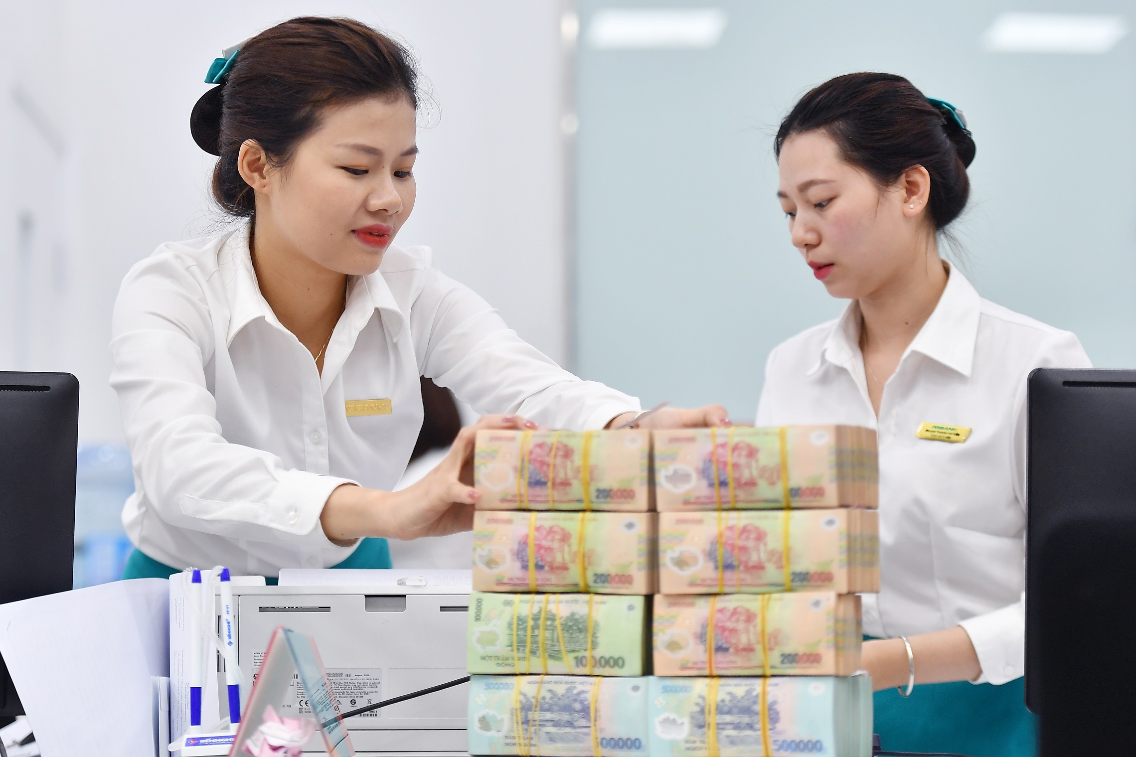 Lai suat tien gui ngan hang tiep tuc tang hinh anh