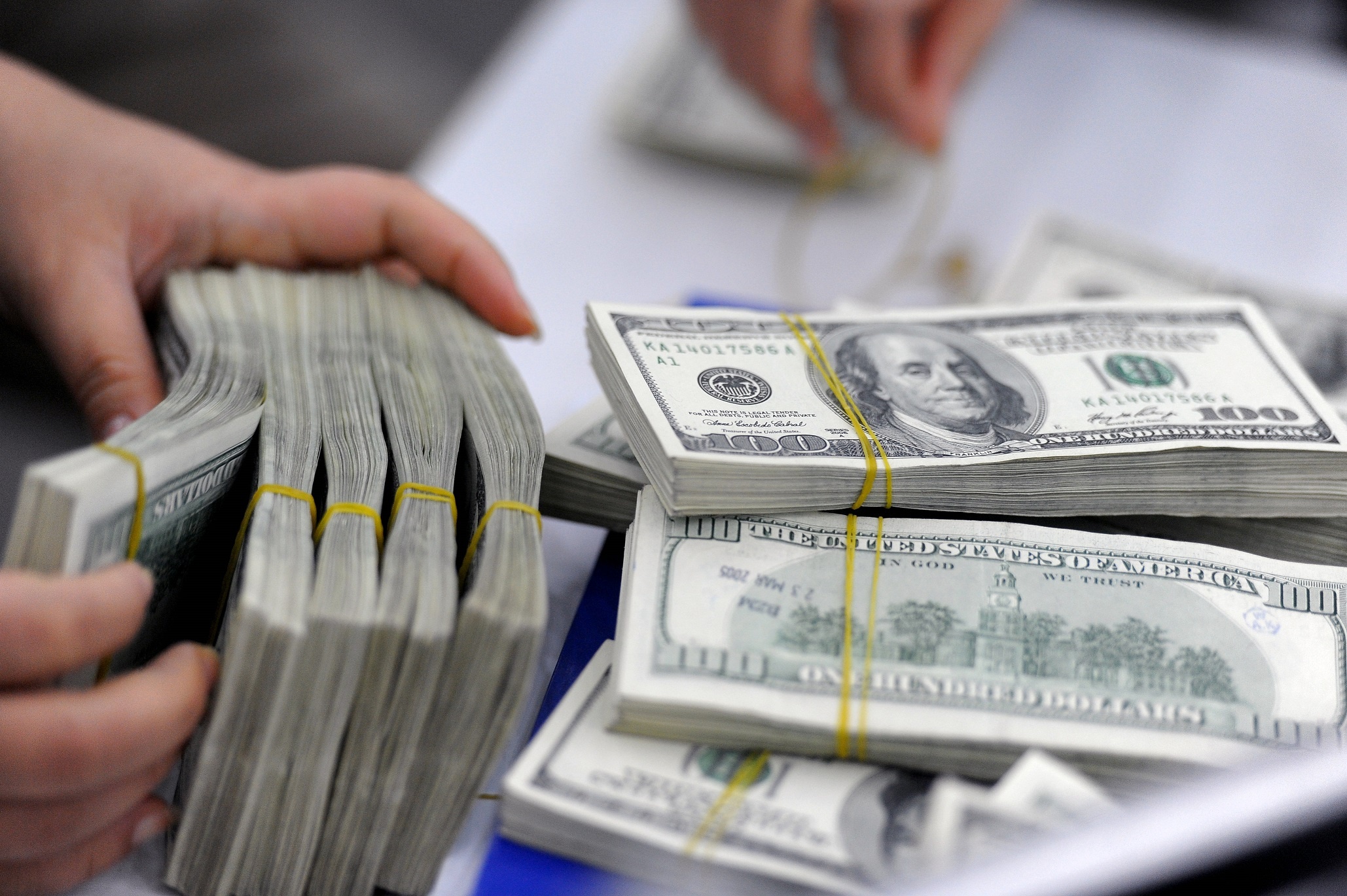 USD ngan hang cham moc 24.700 dong hinh anh