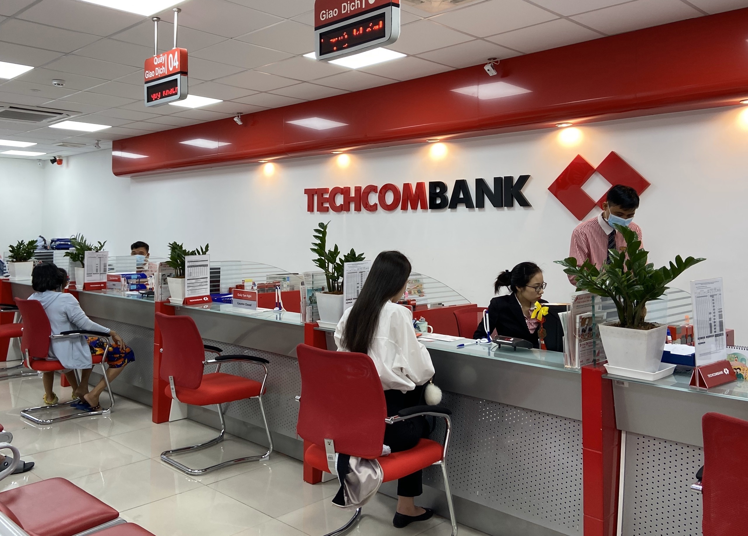 Techcombank lai hon 5.600 ty dong quy I hinh anh