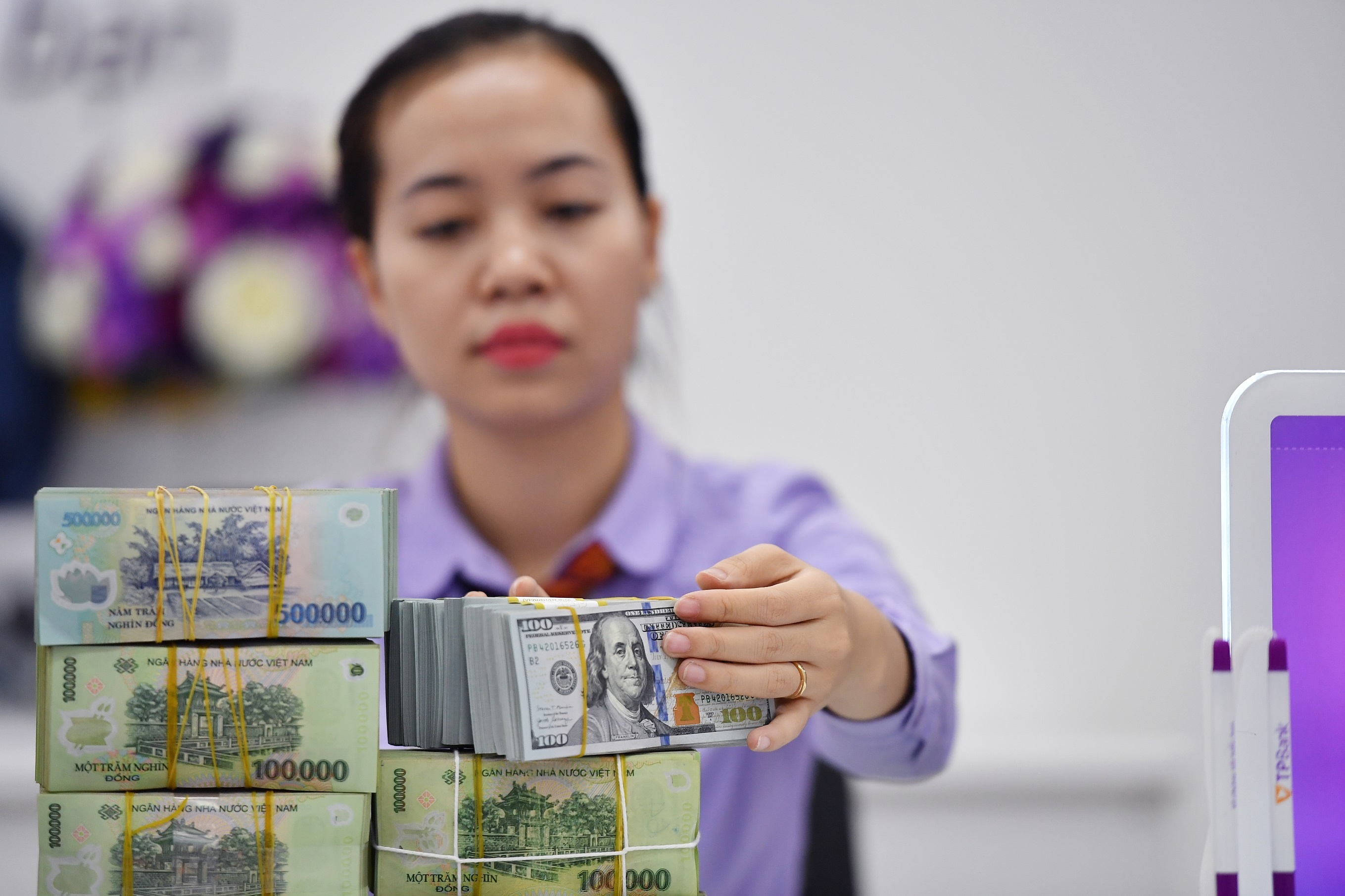 Ty gia USD/VND tiep tuc tang kich tran hinh anh