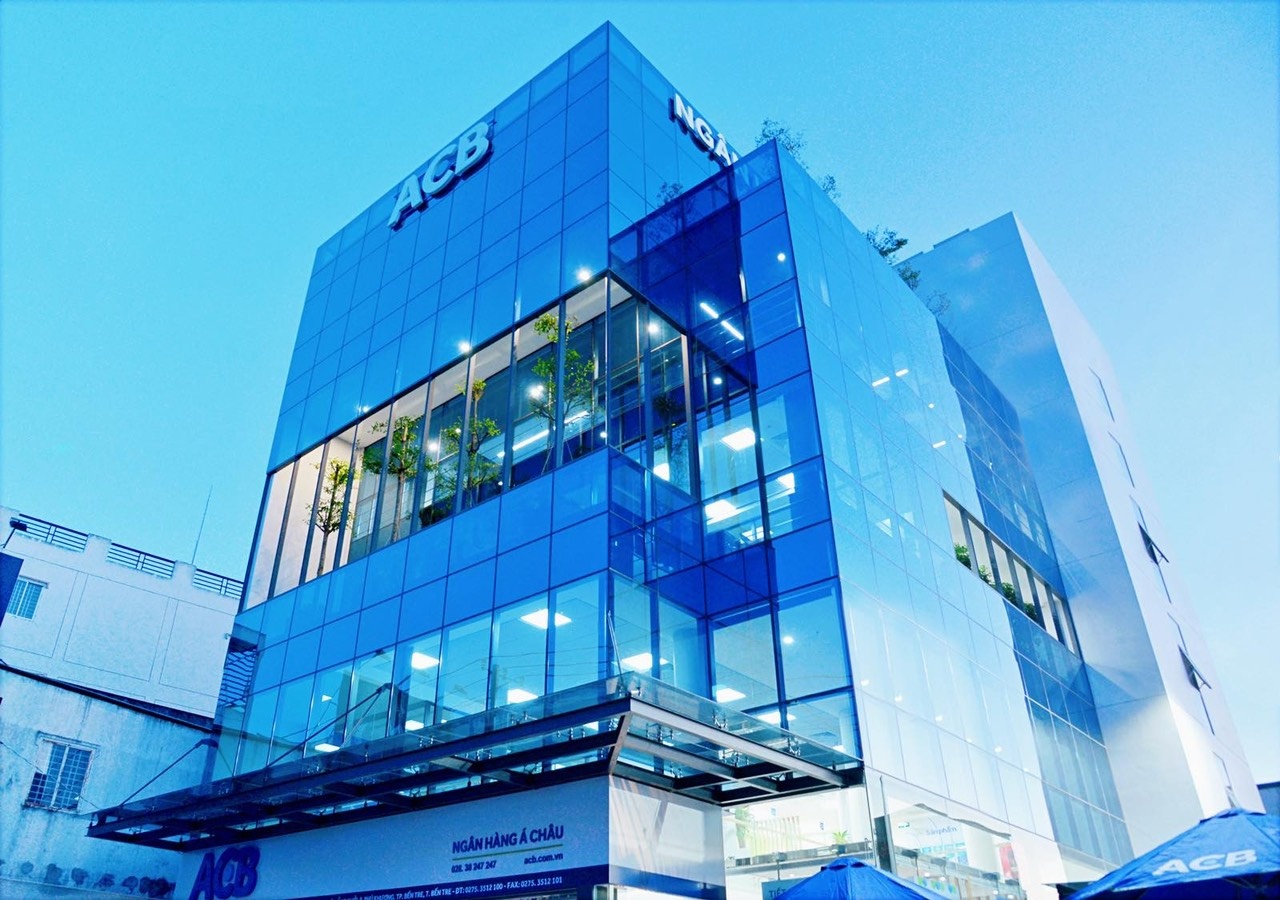 Ngan hang ACB lai hon 17.000 ty dong hinh anh