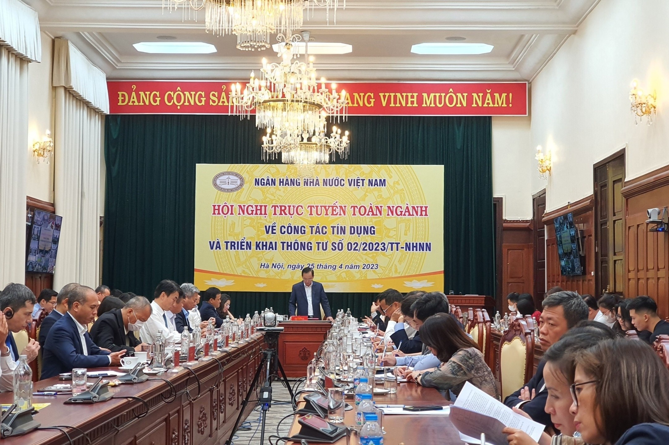 lai suat cho vay,  lai suat ngan hang anh 1