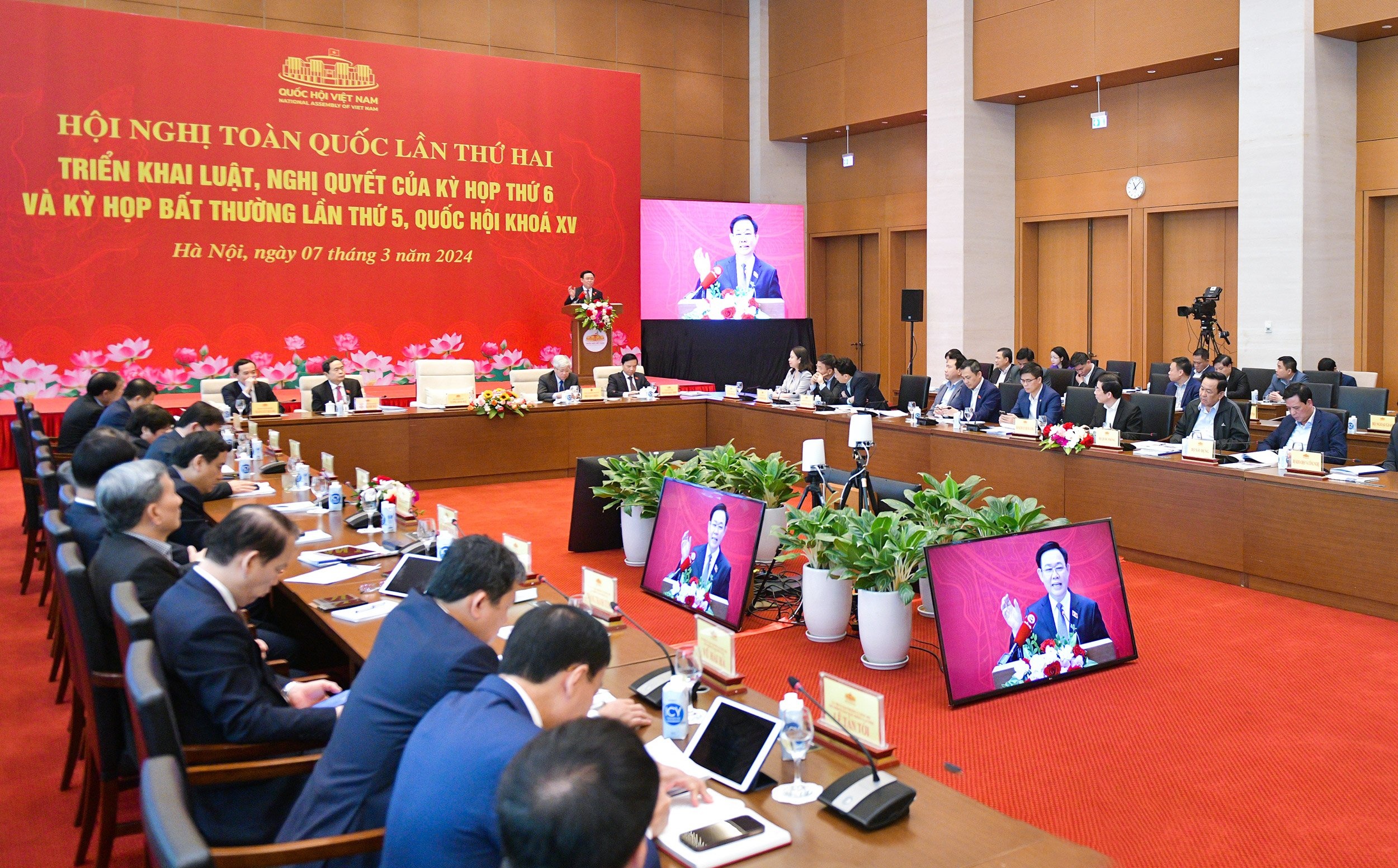 chu tich quoc hoi anh 1