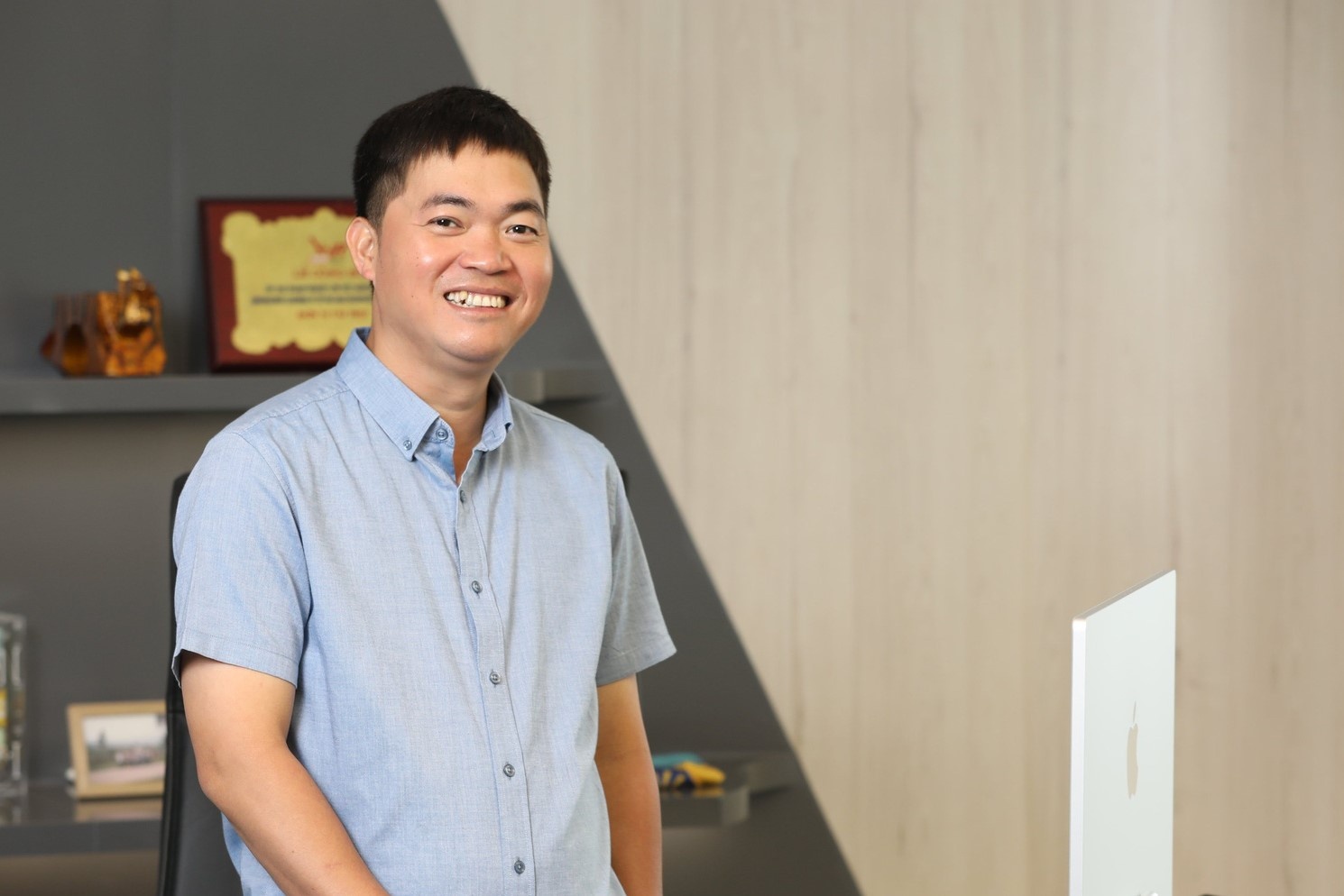 Ong chu dung sau doanh nghiep vua thau tom Volvo Viet Nam hinh anh