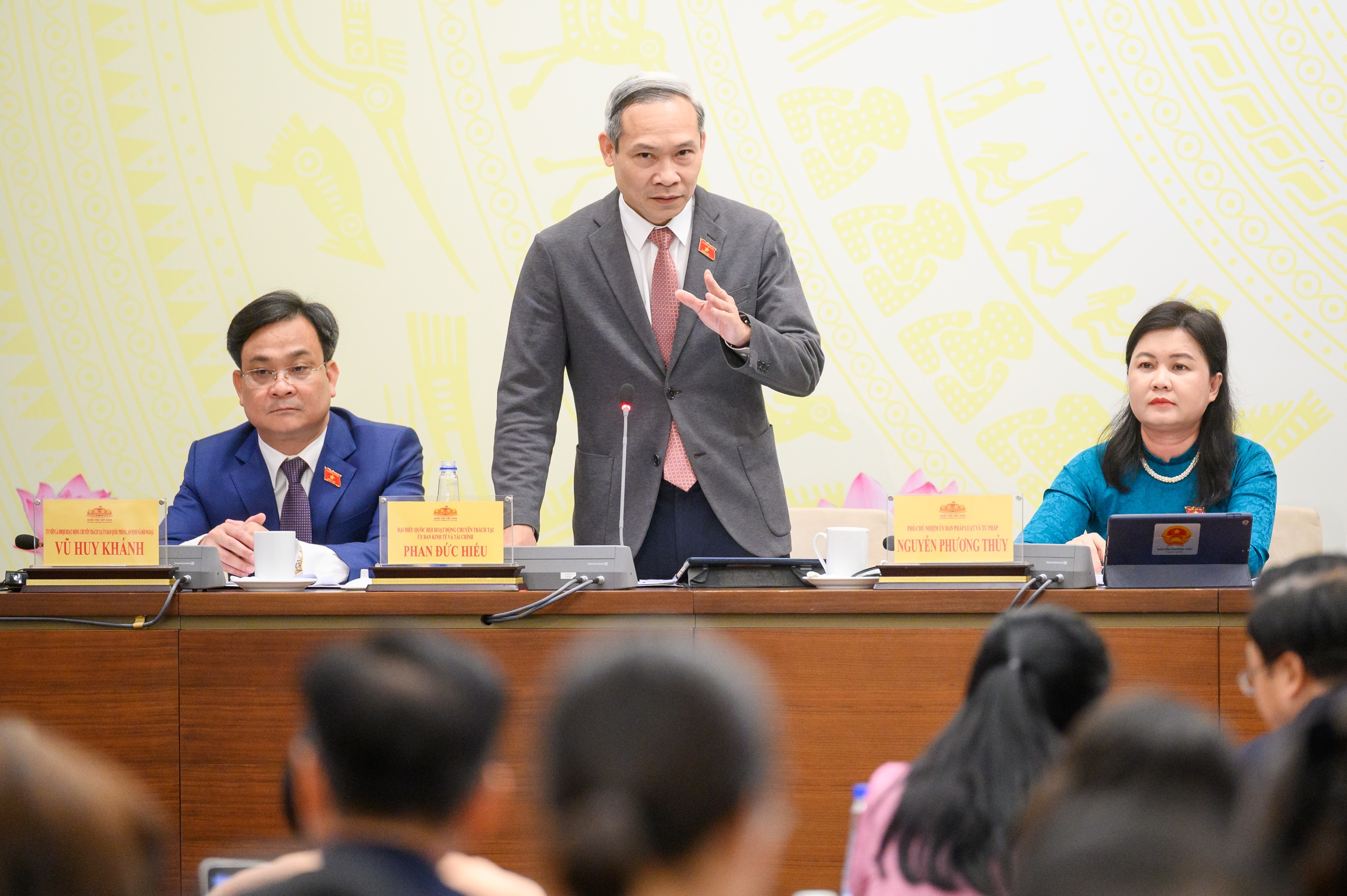 Xac dinh 2 nguon tien de chi tra che do sau sap xep, sap nhap hinh anh