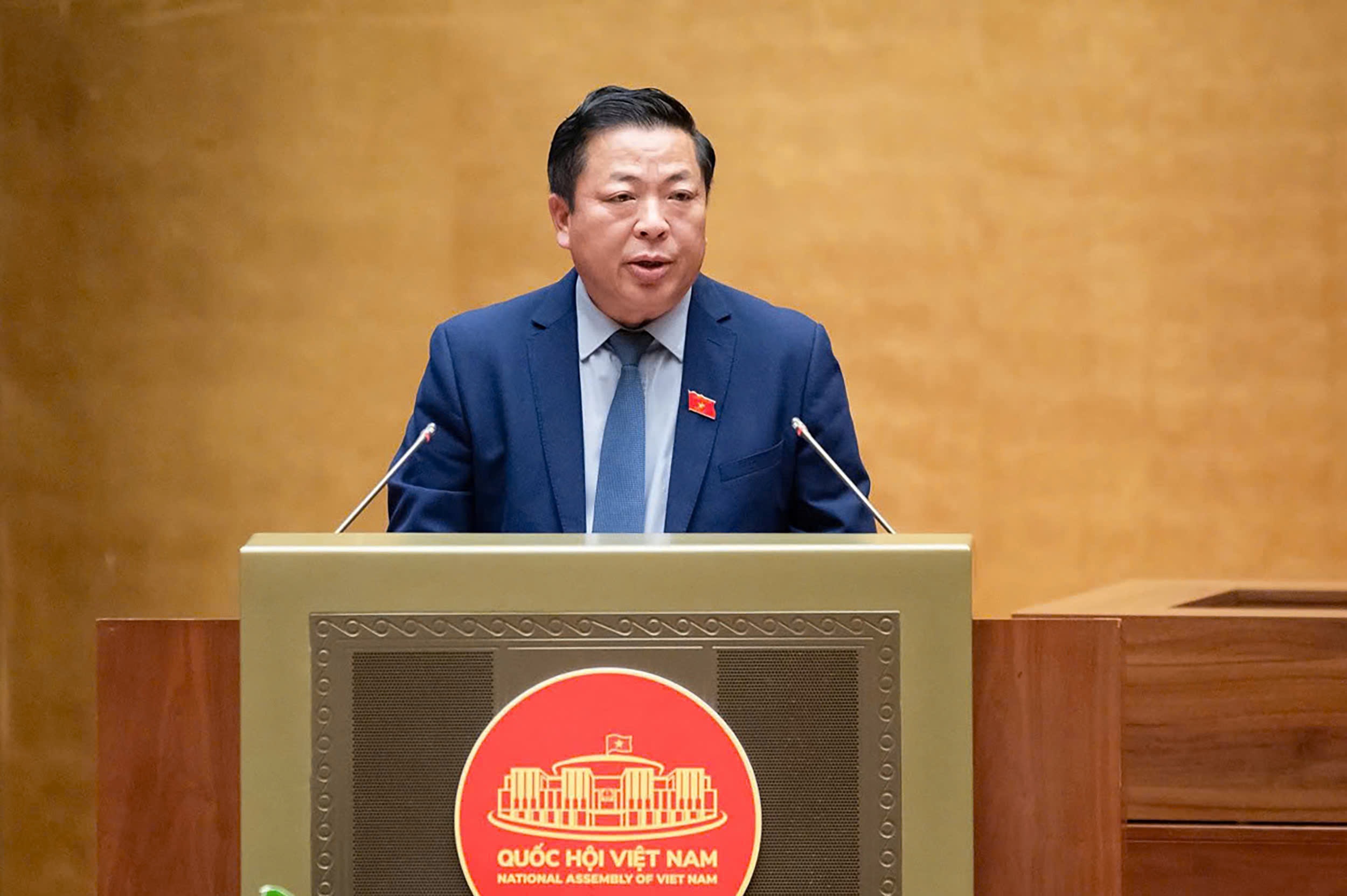 duong sat cao toc,  cang hang khong anh 1