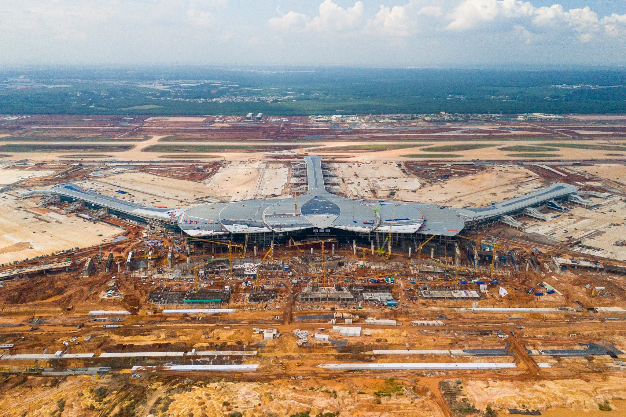 Nhung du an dac biet lon khoi cong, khanh thanh hom nay hinh anh