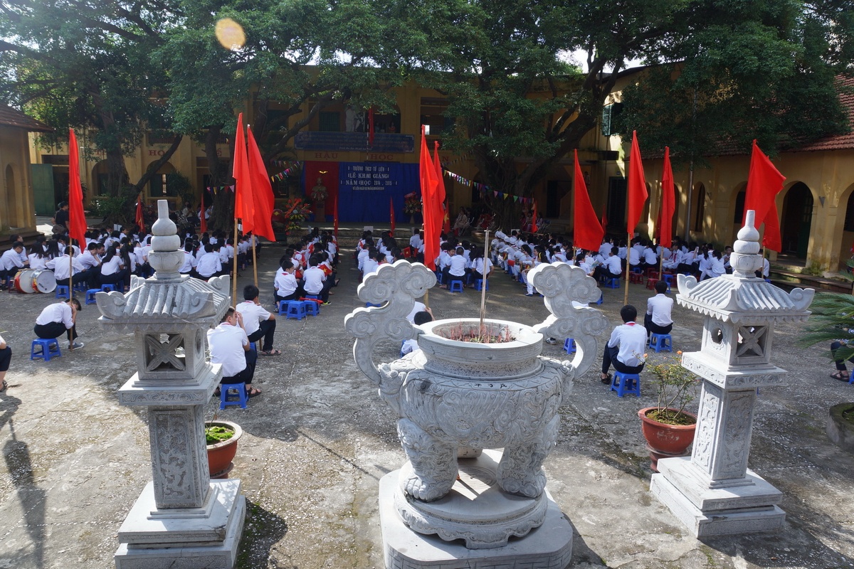 Hoc sinh thu do du le khai giang o dinh lang hinh anh