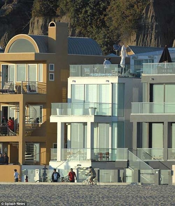 Chiêm ngưỡng những căn biệt thự xa hoa của vợ chồng Beckham 11 Chiêm ngưỡng những căn biệt thự xa hoa của vợ chồng Beckham 11