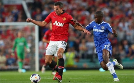 Van Persie bat phuc Moyes, Old Trafford noi song hinh anh