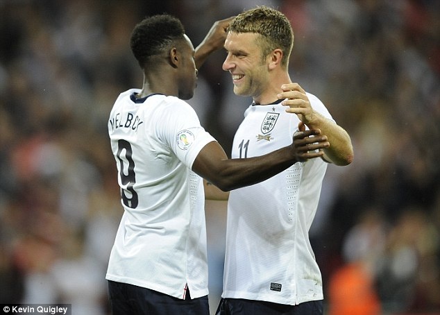 Phut ngo ngan cua Welbeck khien tuyen Anh gap hoa hinh anh