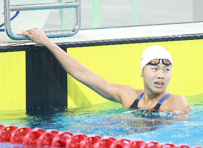 Anh Vien mat vang vi quen VDV Thai Lan hinh anh