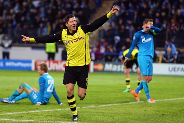 Zenit 2-4 Dortmund: Mua ban thang tren dat Nga hinh anh