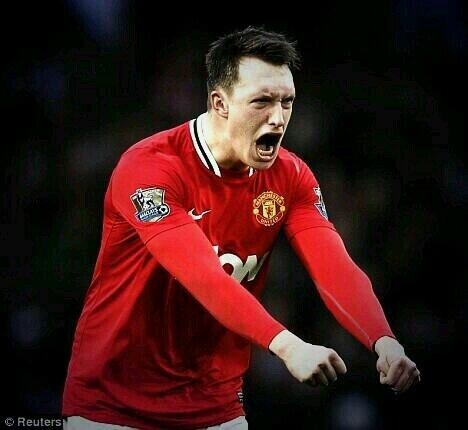 Phil Jones mo ty so hinh anh