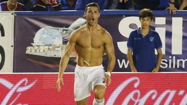 Ronaldo mo ty so cho Real truoc Levante hinh anh