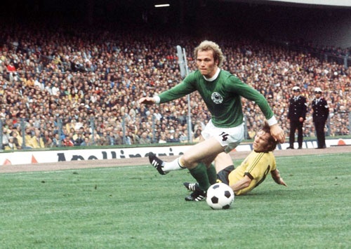 Uli Hoeness va hanh trinh 44 nam cung Bayern Munich hinh anh