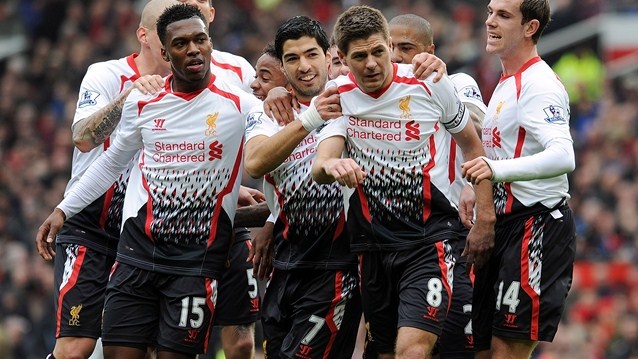 The do cho Vidic va qua 11m hong an cua Gerrard hinh anh