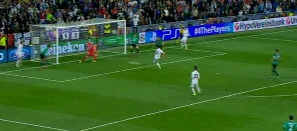 Morata nang ty so len 3-1 hinh anh