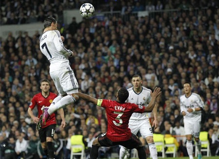 Bao tang Ronaldo moi goi CDV thi tai nhay cao hinh anh