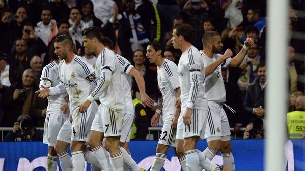 Benzema nang ty so len 2-1 hinh anh