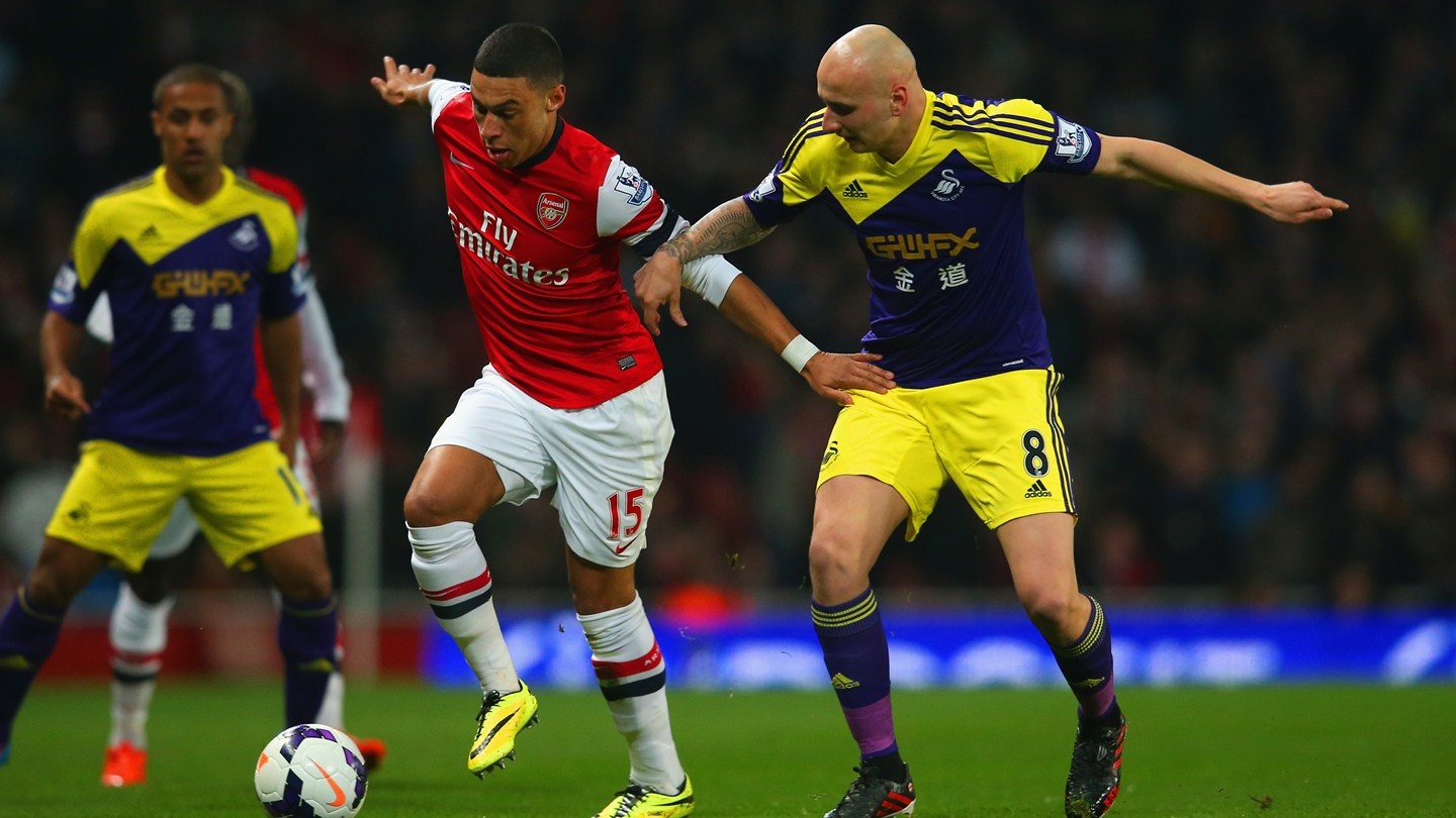 Arsenal 2-2 Swansea: Phao thu thua phut 90 hinh anh