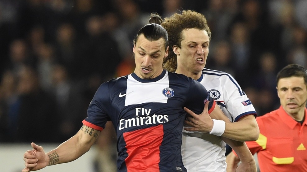 David Luiz phan luoi nha hinh anh