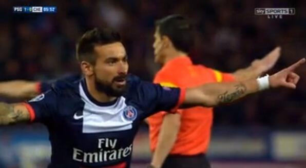 Ezequiel Lavezzi mo ty so (PSG vs Chelsea) hinh anh