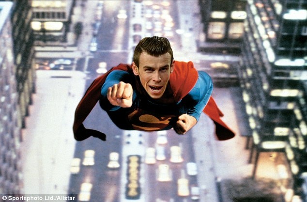 Anh che Bale bien thanh sieu nhan hinh anh